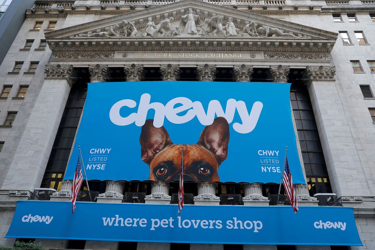 chewy-chwy-is-having-a-great-2020-as-pet-care-surges-in-the-pandemic-bloomberg