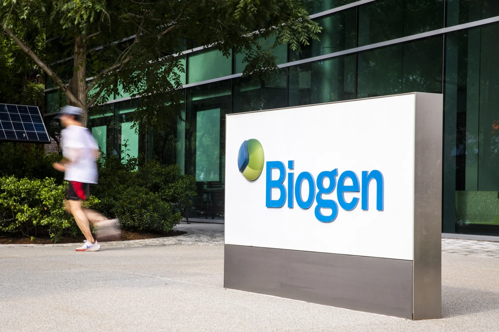 ​​​​​​​Biogen Alzheimer’s Drug Approved In Disease Landmark 