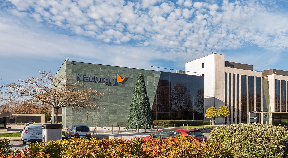 Naturgy’s $1.2 Billion Writedown Shows Green Shift Fallout - Bloomberg