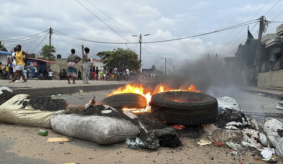 Mozambique Braces for Next Wave of Protests as Death Toll Climbs