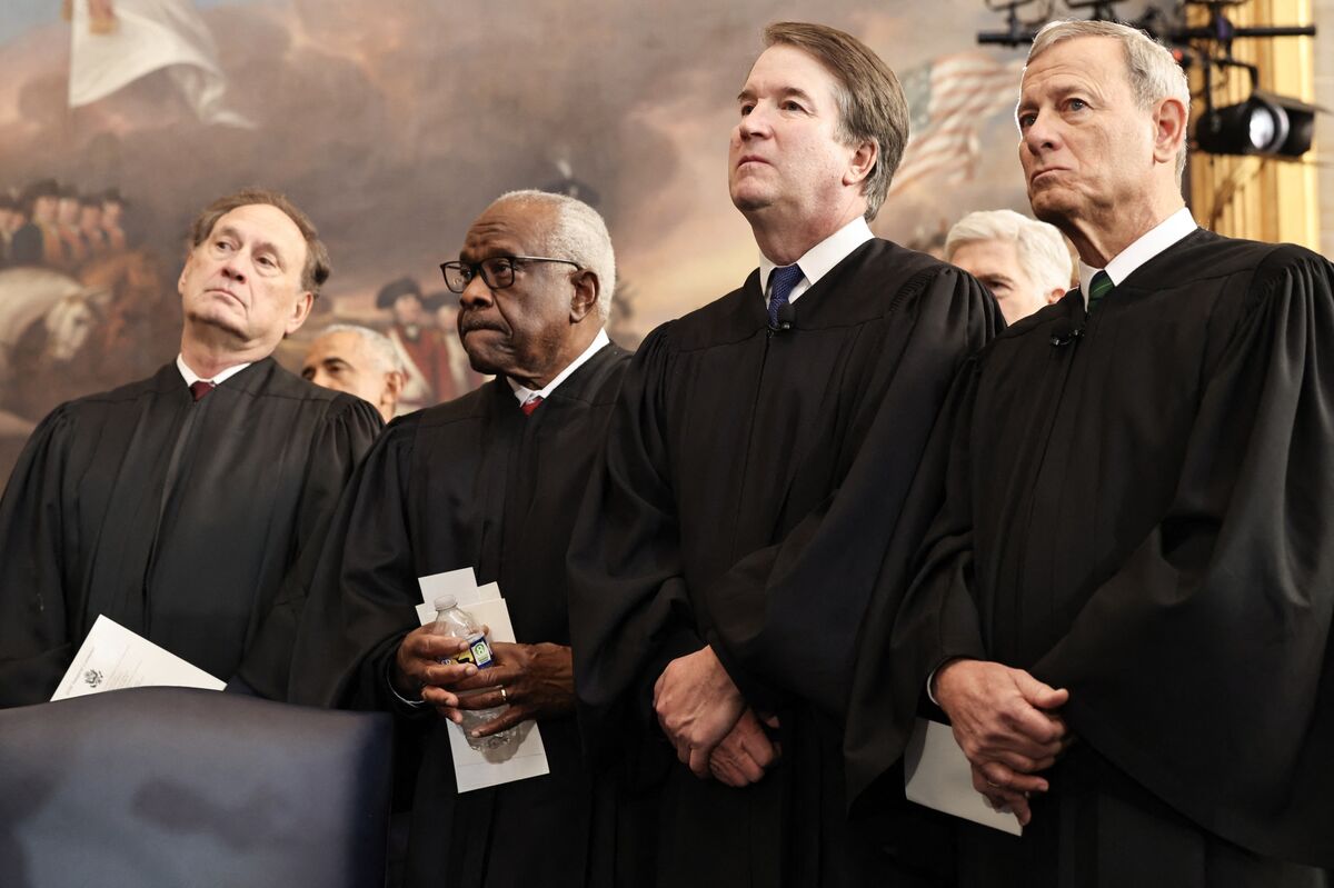 The Supreme Court Can't Keep Dodging the White House