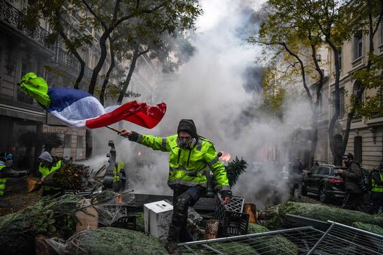 France’s Dangerous Yellow Vest Protesters