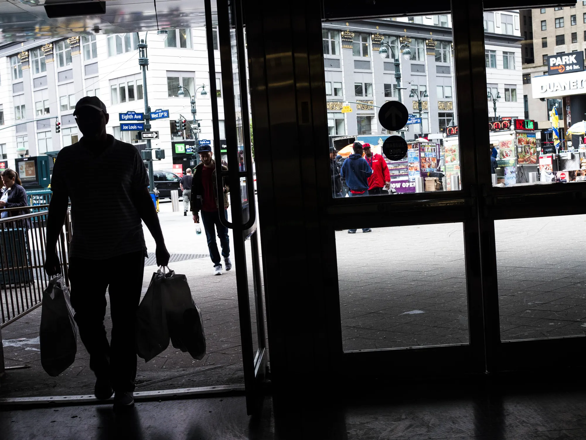 Penn Station Chaos Confronts One of Trump's Infrastructure Czars 