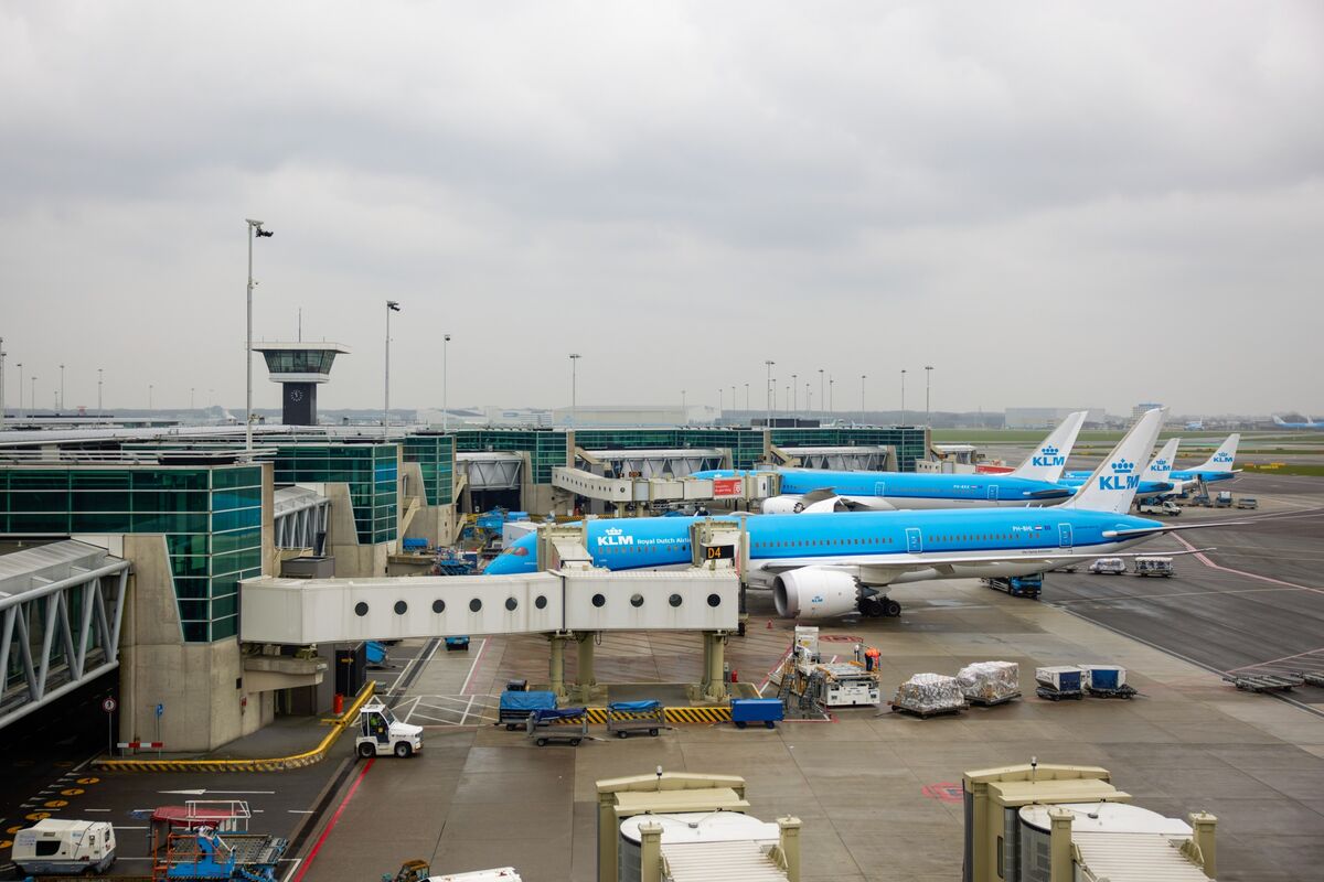 Amsterdam Schiphol Airport proposes a ban on private jets