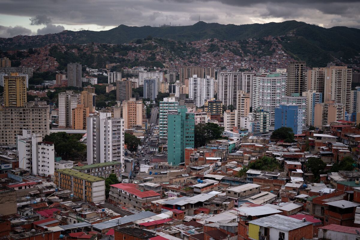 Venezuela Creditor Group Expands Ahead of Debt Restructuring