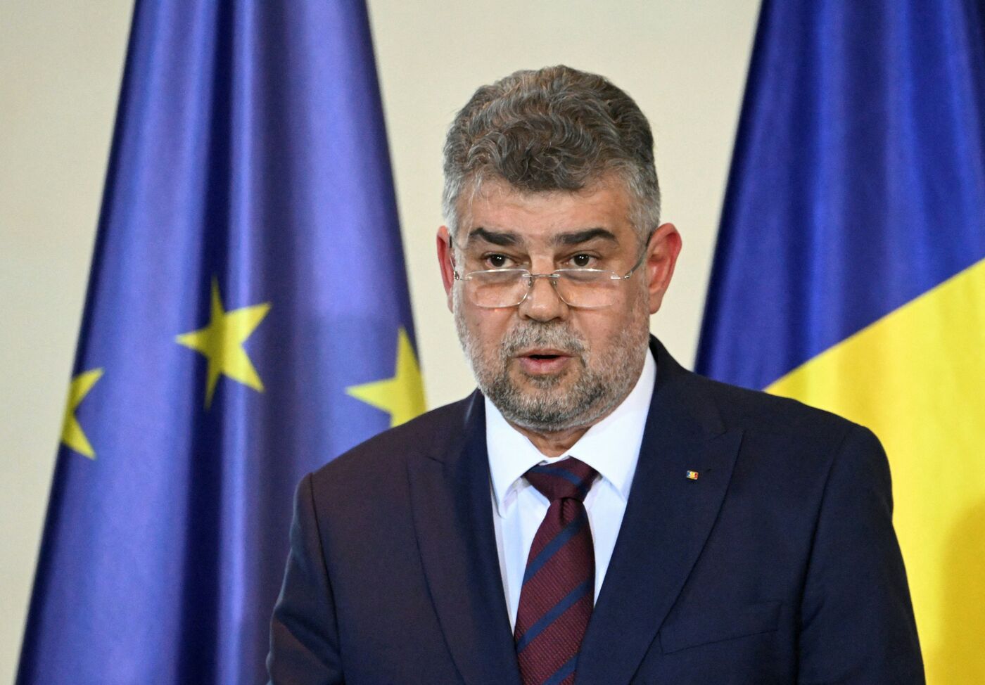 Romanian Ruling Parties Keep Poll Lead Amid Nationalist Pressure Bloomberg