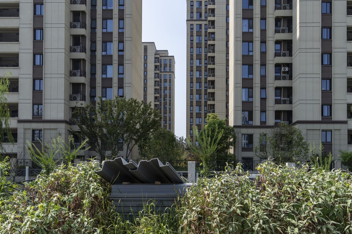 China Home-Price Slump Persists as Authorities Vow to Stabilize