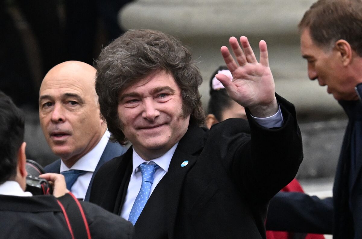 Milei Eases Grip on Argentine Peso as Reserves Hit Seven-Year High