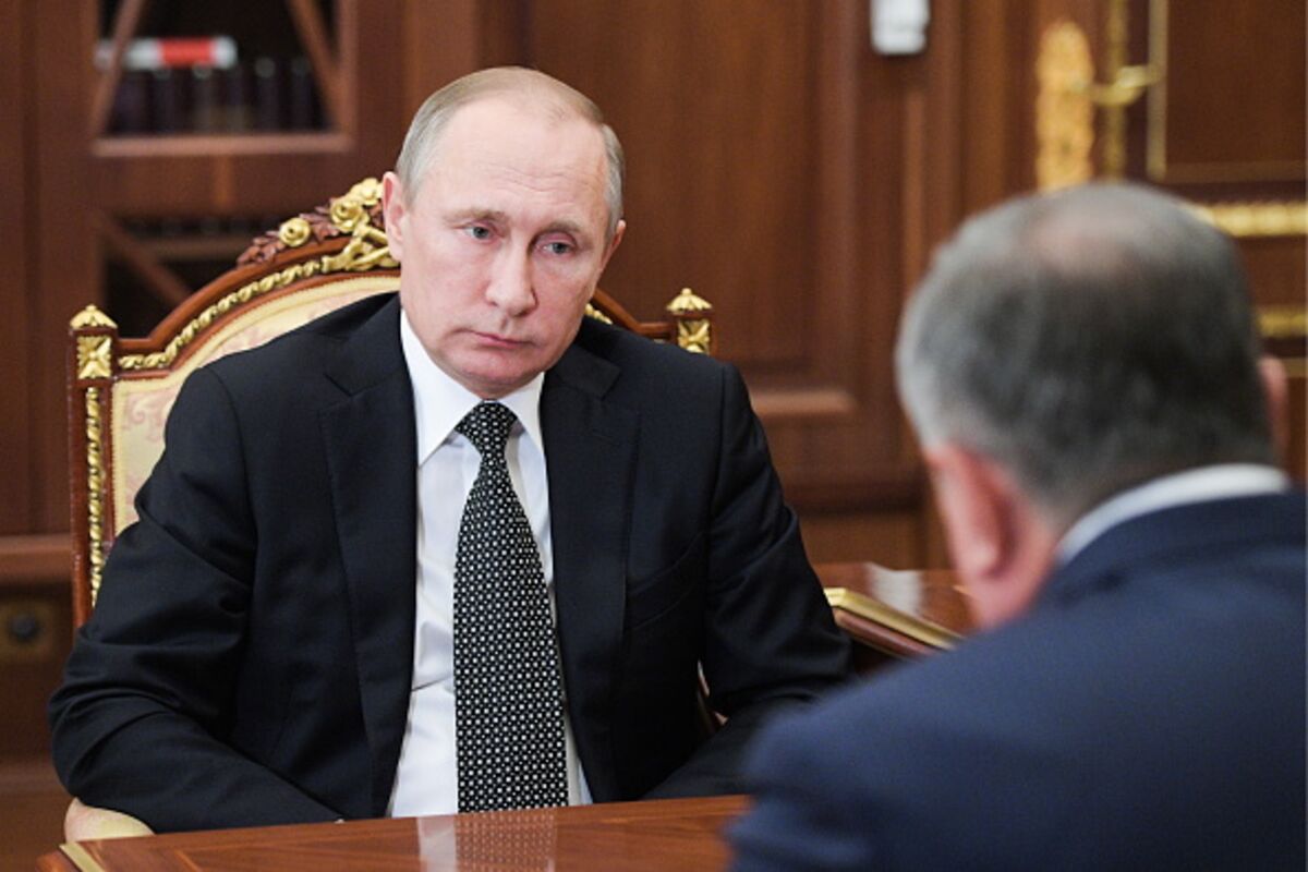 Why Putin Scores Big With The Rosneft Deal Bloomberg