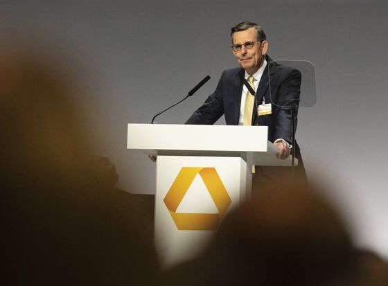 Commerzbank Chairman Rejects Cerberus Demand for Board Seats