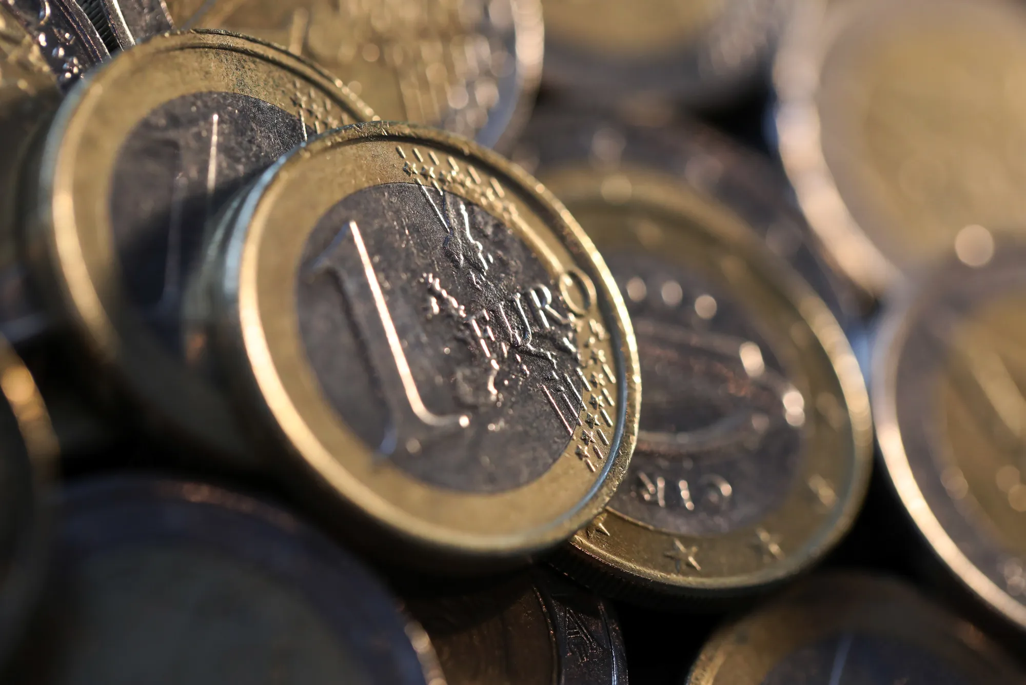 Euro Notes As Currency Headed For Fourth Daily Advance