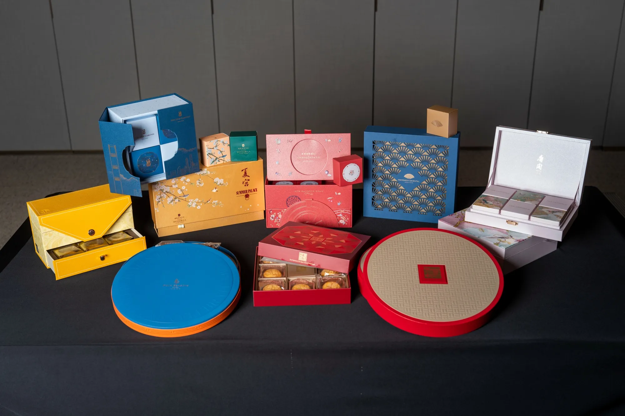 Meet the contestants.