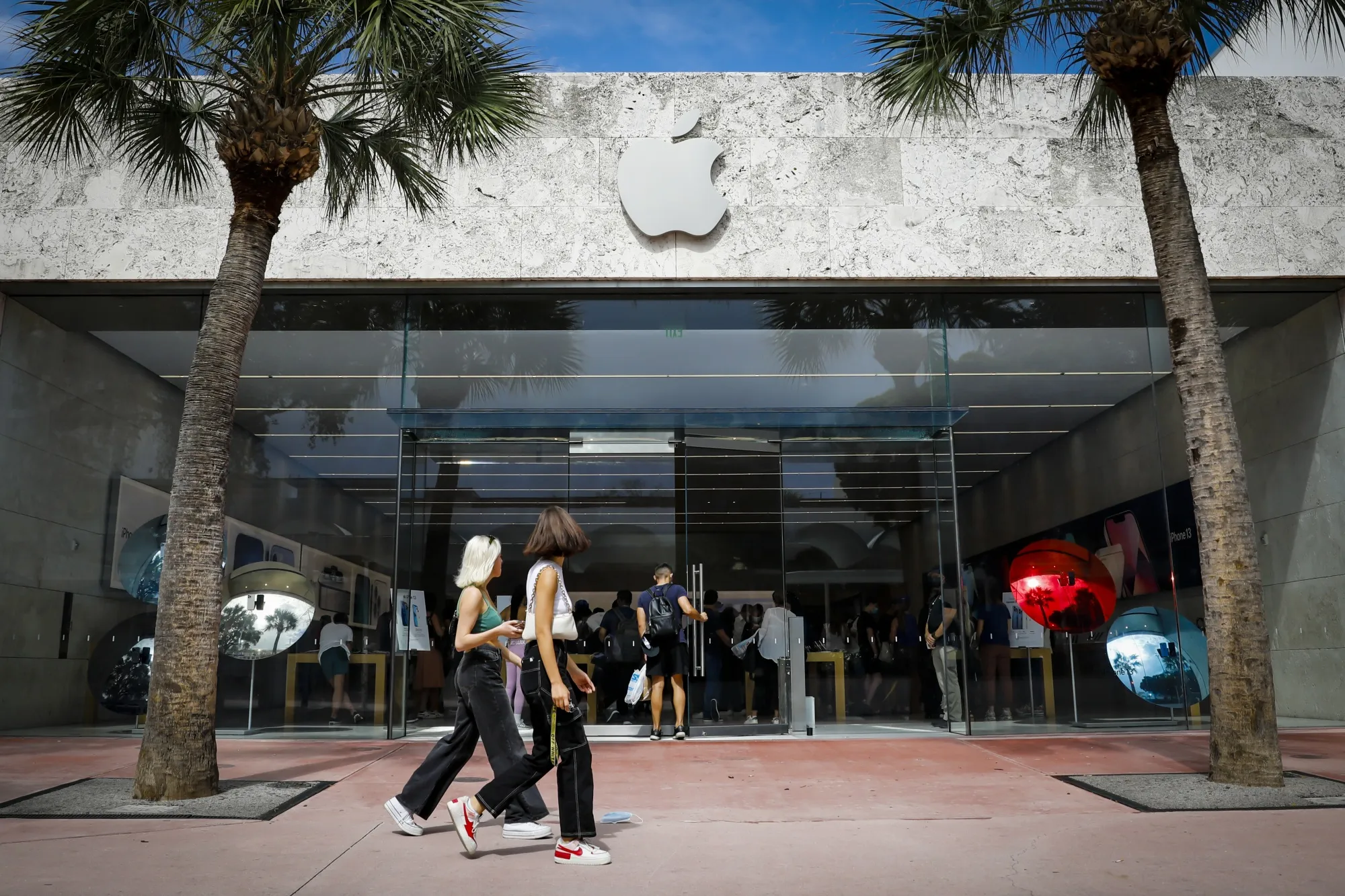 An Apple store in Miami.