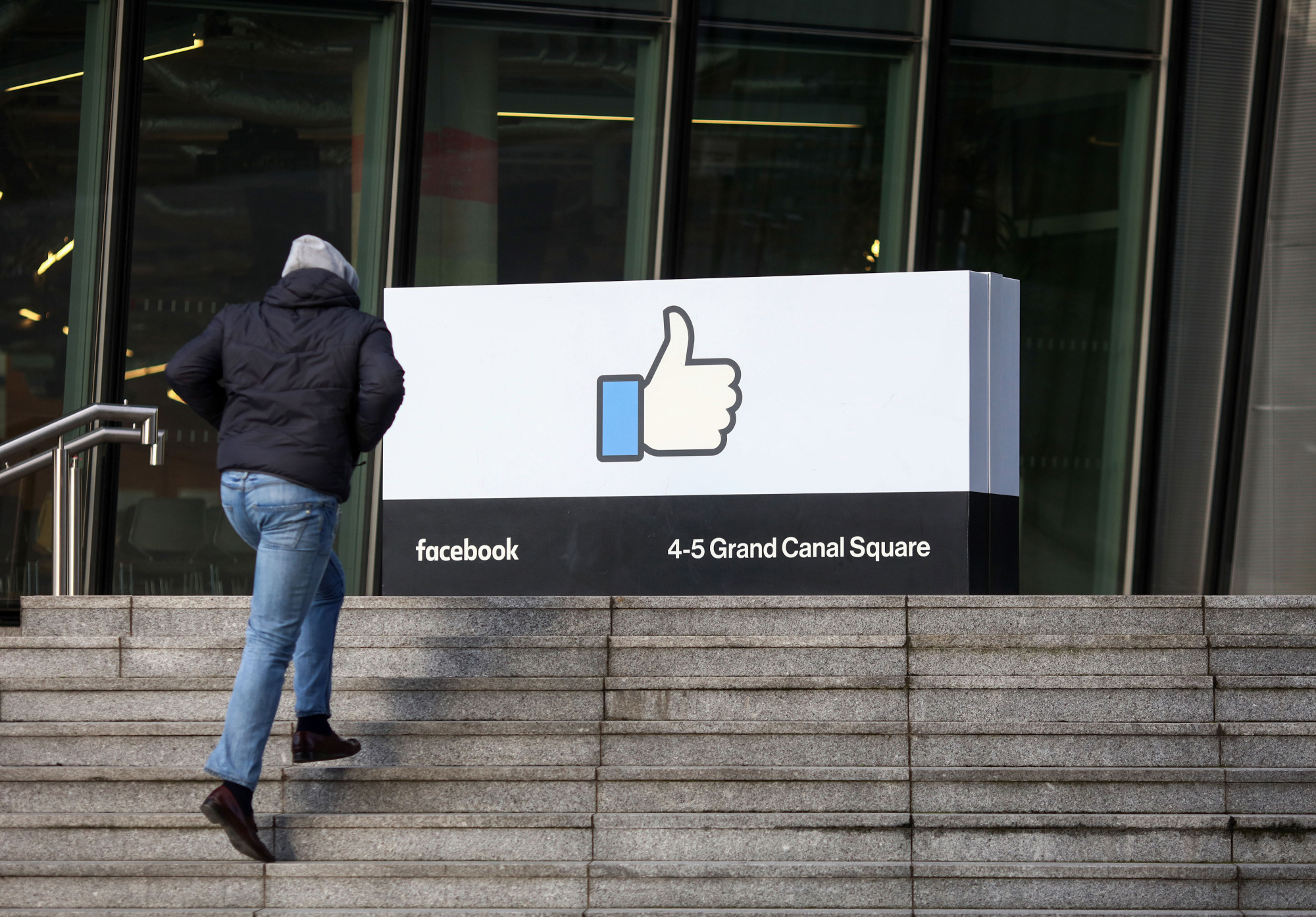 Facebook Shutting Irish Units At Center Of Tax Dispute Times Bloomberg