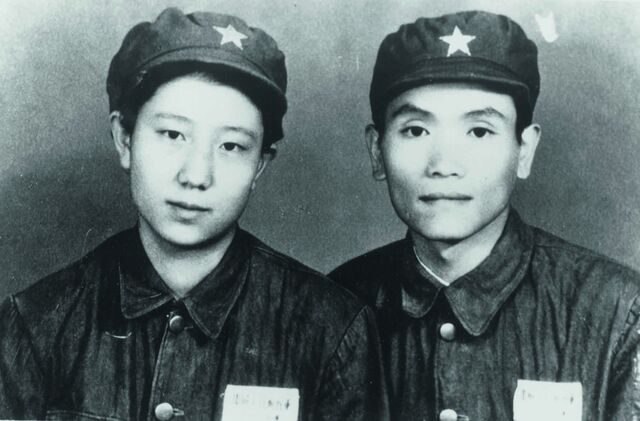 Chang’s parents in Communist uniforms in 1949. 