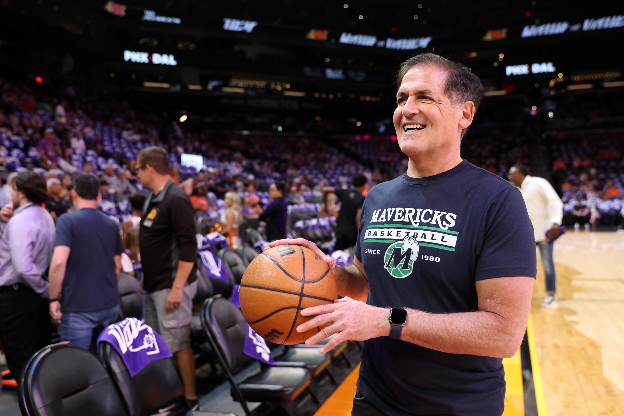 Mark Cuban: It took about '6 weeks' to buy the Dallas Mavericks