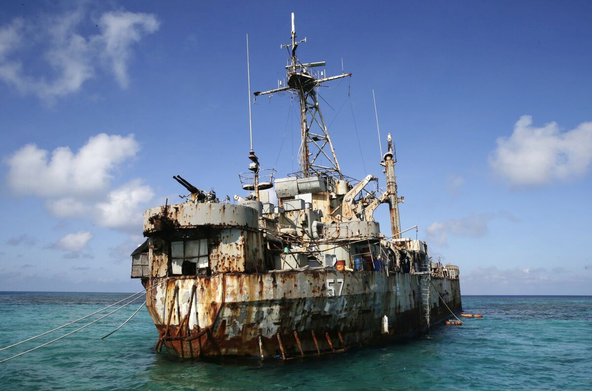 Race to Fix Crumbling Ship Threatens Conflict in South China Sea