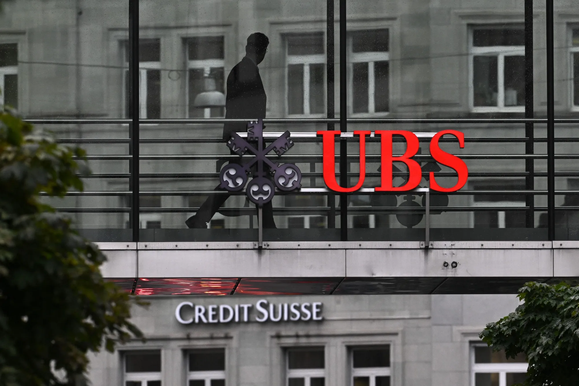 UBS and Switzerland Should Play Their Game of Chicken Nicely - Bloomberg