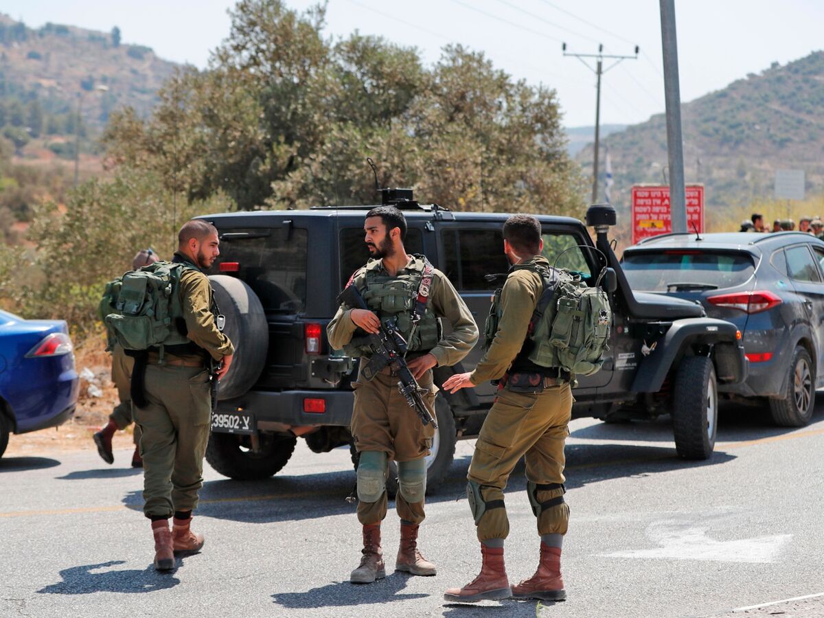 Blast In West Bank Kills 17-Year-Old Israeli Girl, Injures Two - Bloomberg