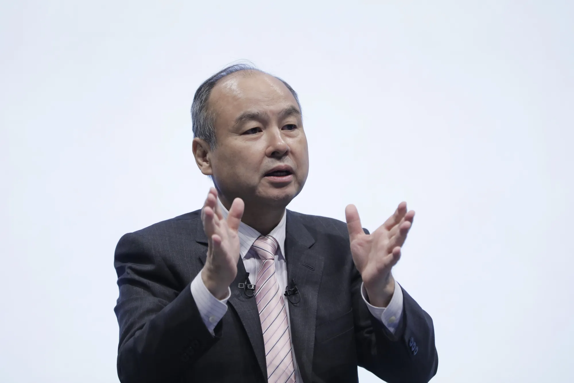 ソフトバンク：新卒社員数3年で最多、「30年先考え手を打て」と孫氏