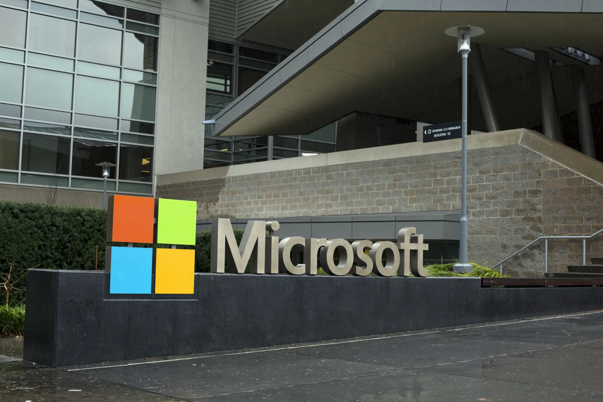 Microsoft Is Struggling to Retain Women, Minority Employees Bloomberg