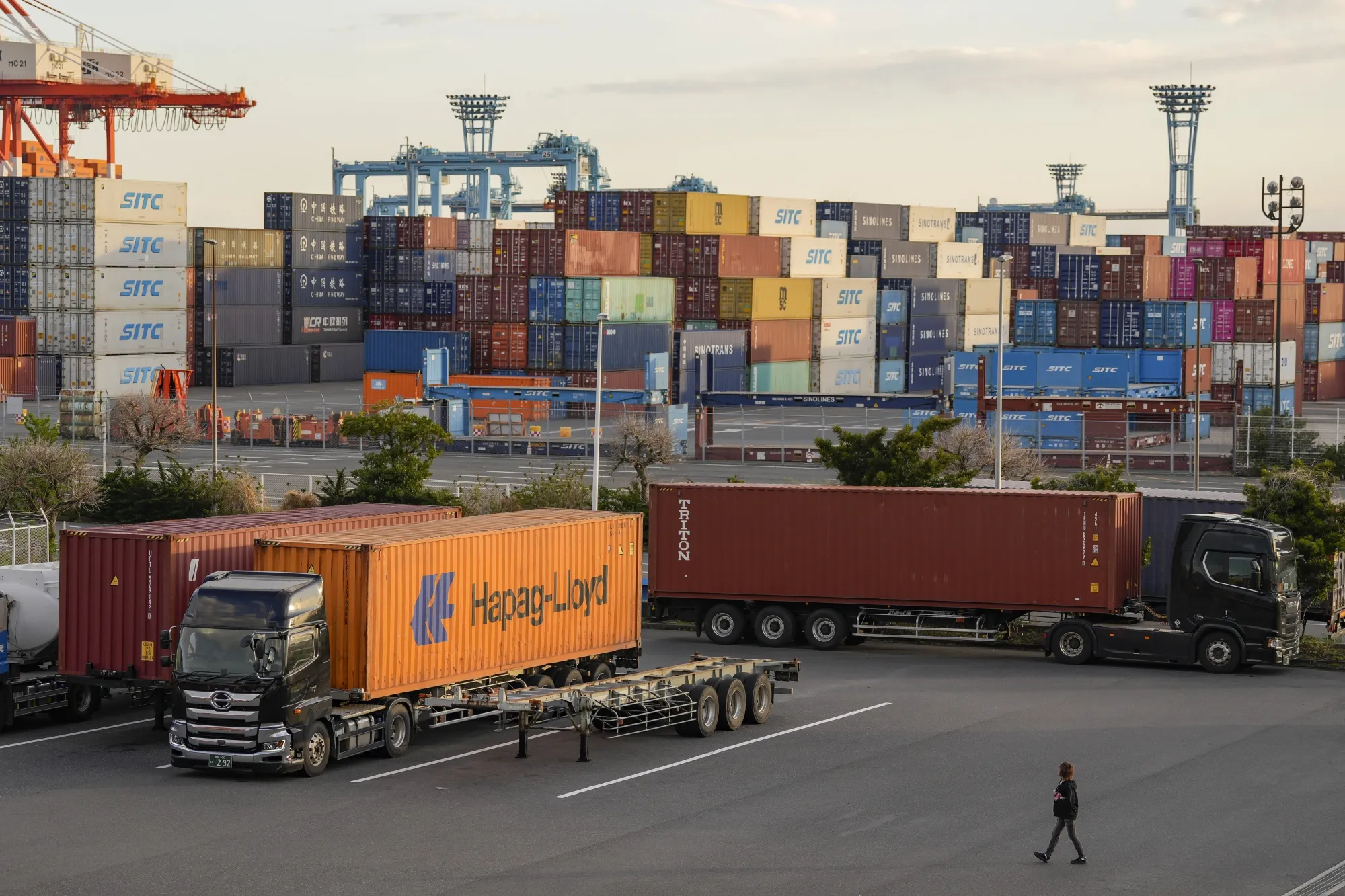 Japan’s&nbsp;trade balance&nbsp;stayed in the black, with a surplus of ¥544.1 billion.