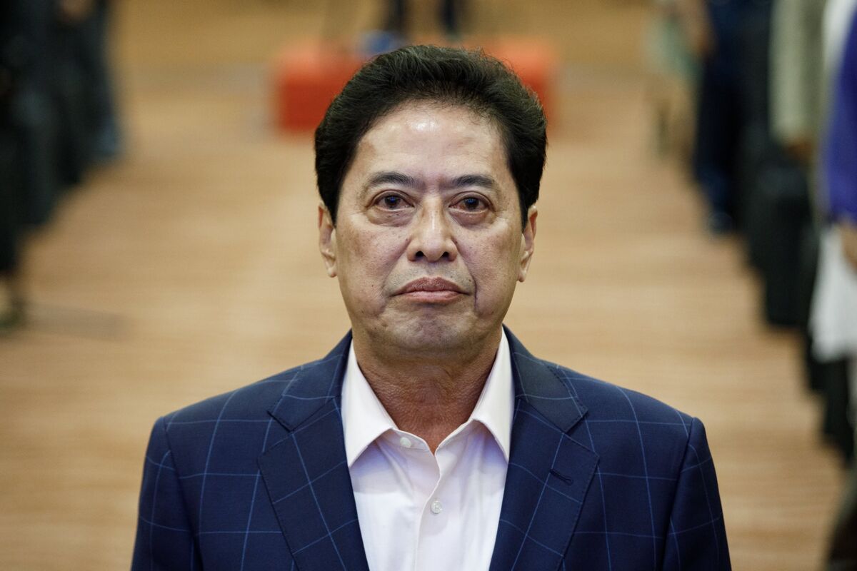 Lawmakers Press Malaysia to Disclose Ex-Graft Chief Share Probe