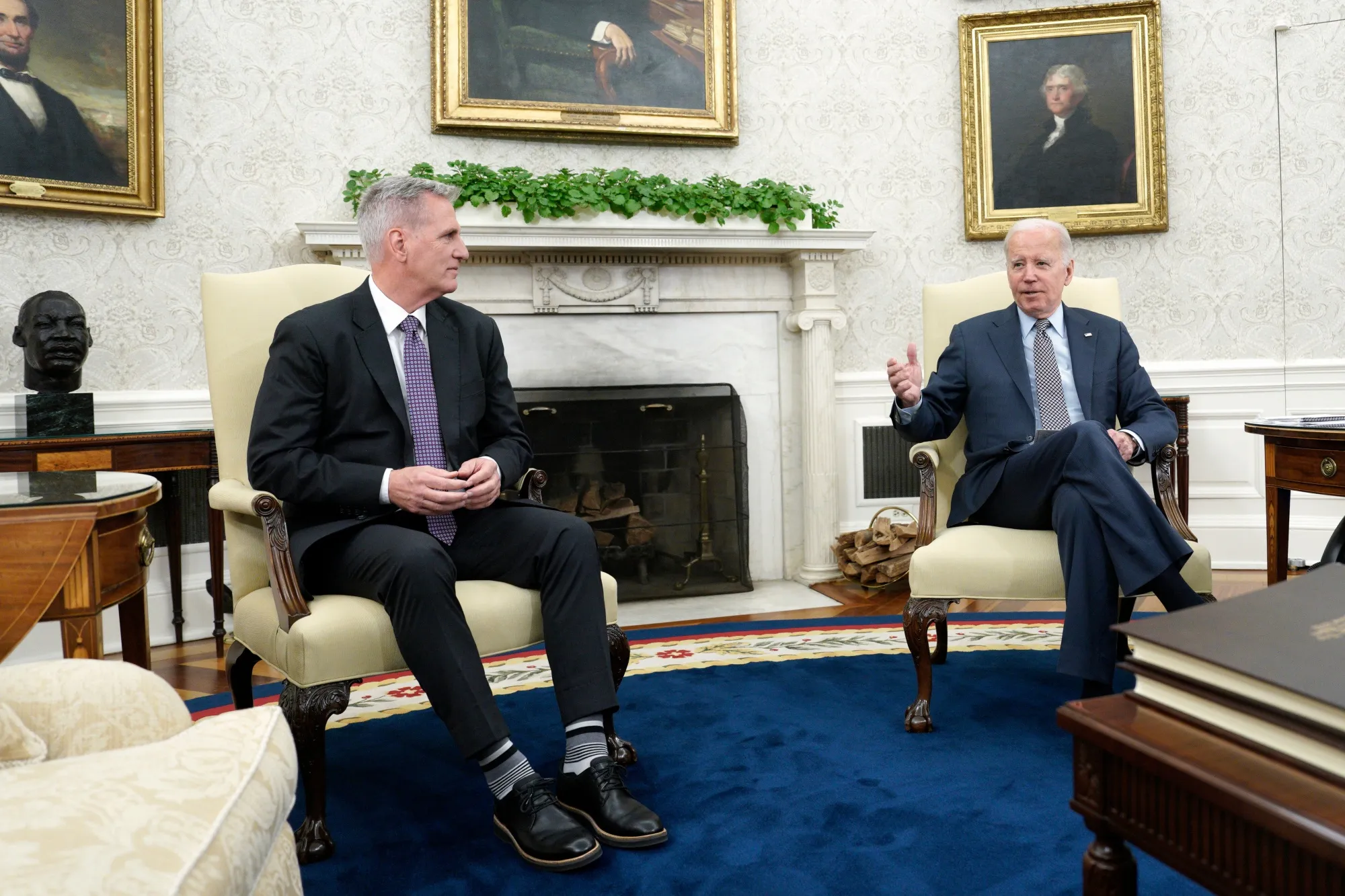 US House Speaker Kevin McCarthy,&nbsp;left, and President Joe Biden during a meeting in the Oval Office&nbsp;on May 22, 2023.&nbsp;