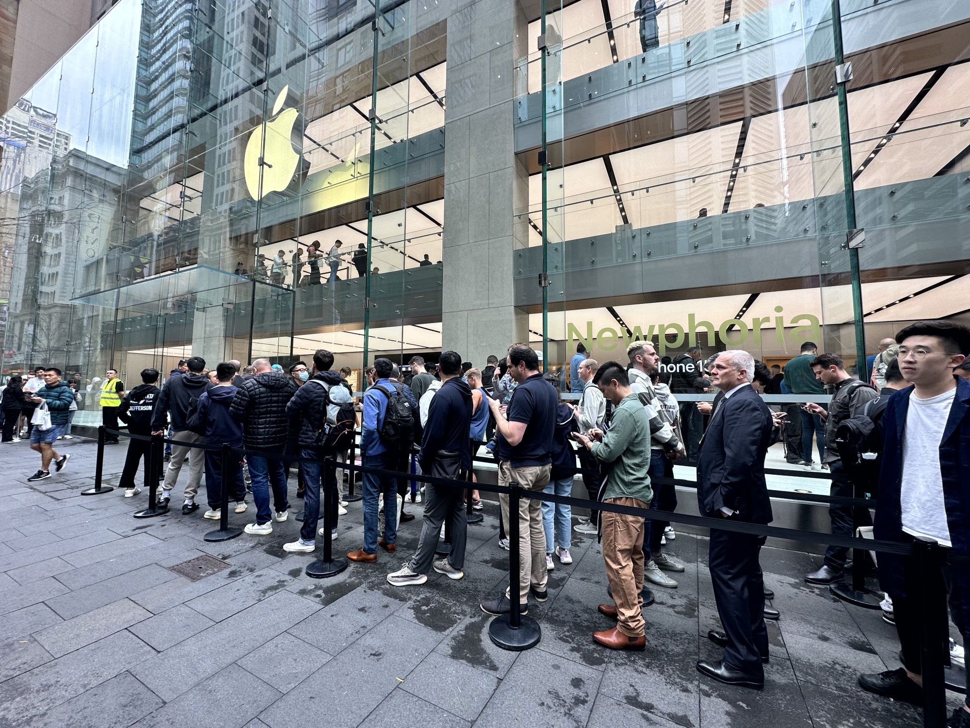 Washington Square - Apple Store - Apple