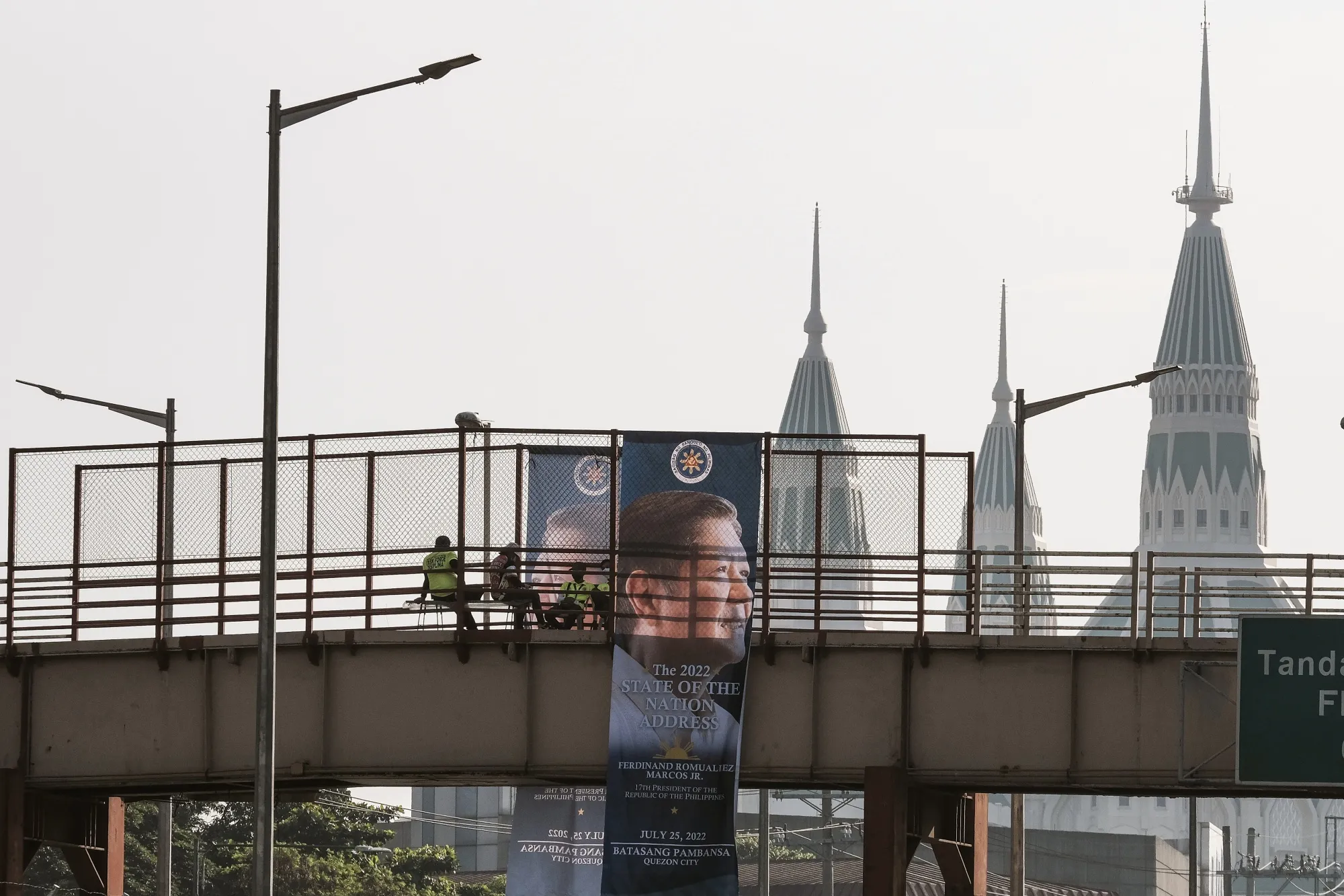 A Ferdinand&nbsp;Marcos&nbsp;Jr. banner in Quezon City.