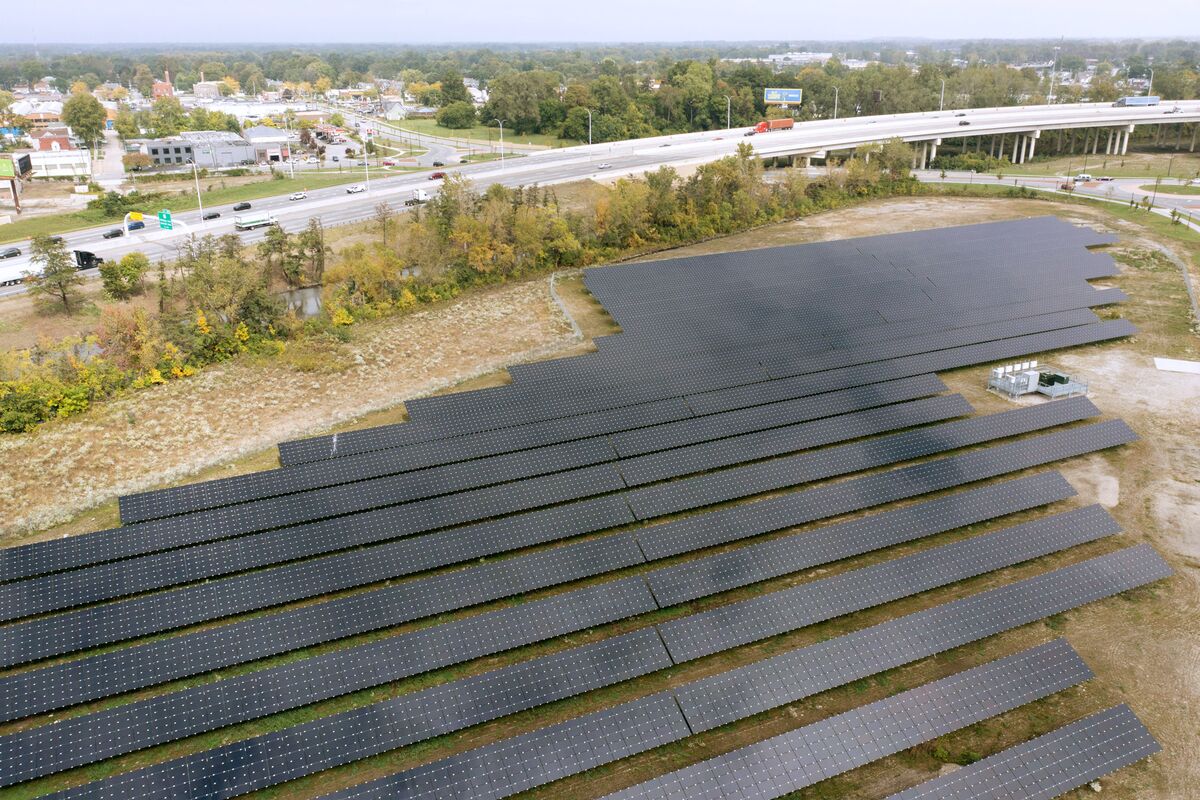Solar Panels Are the Midwest’s New Cash Crop as Green Energy Booms
