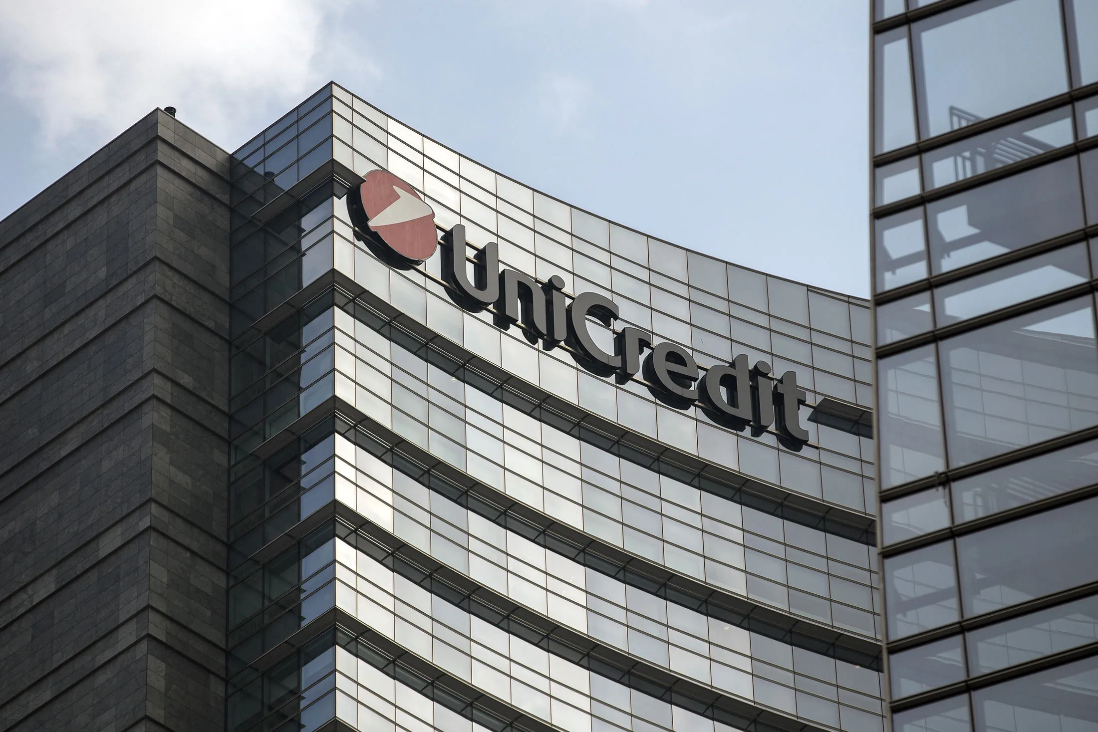 1469572223_Unicredit