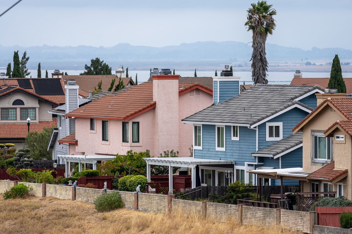 US Mortgage Rates Surge Above 7% to a More Than Two-Year High - Bloomberg