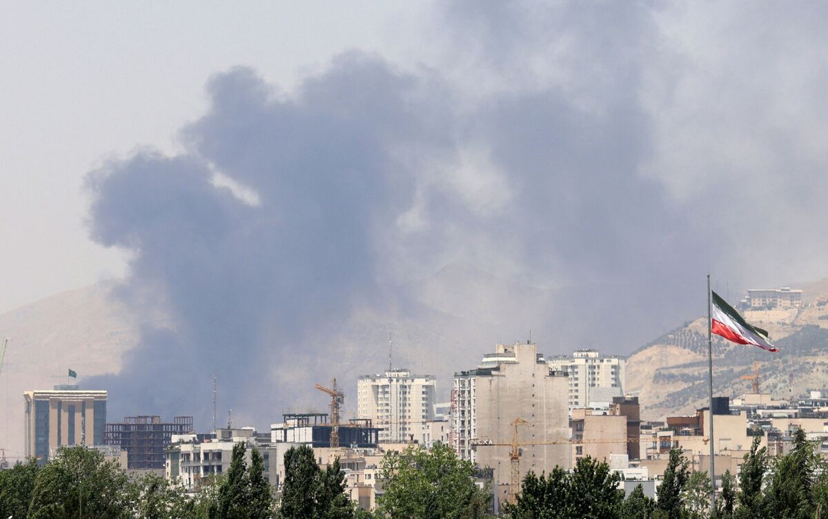 🟪"Crisi in Medio Oriente: Aumento del Prezzo del Petrolio dopo Attacchi Statunitensi all'Iran"