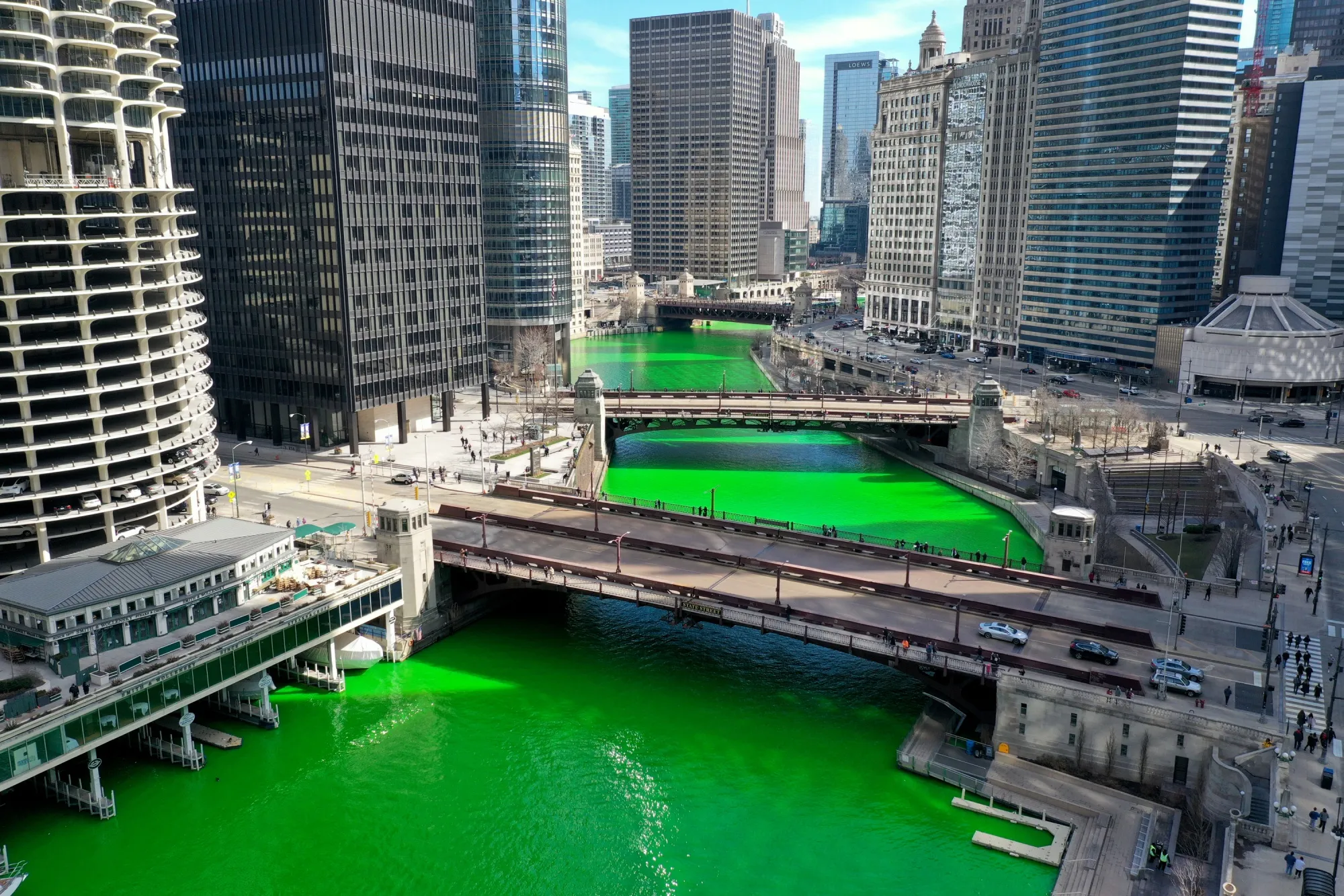 Chicago and other Midwestern cities are growing while still losing population.&nbsp;
