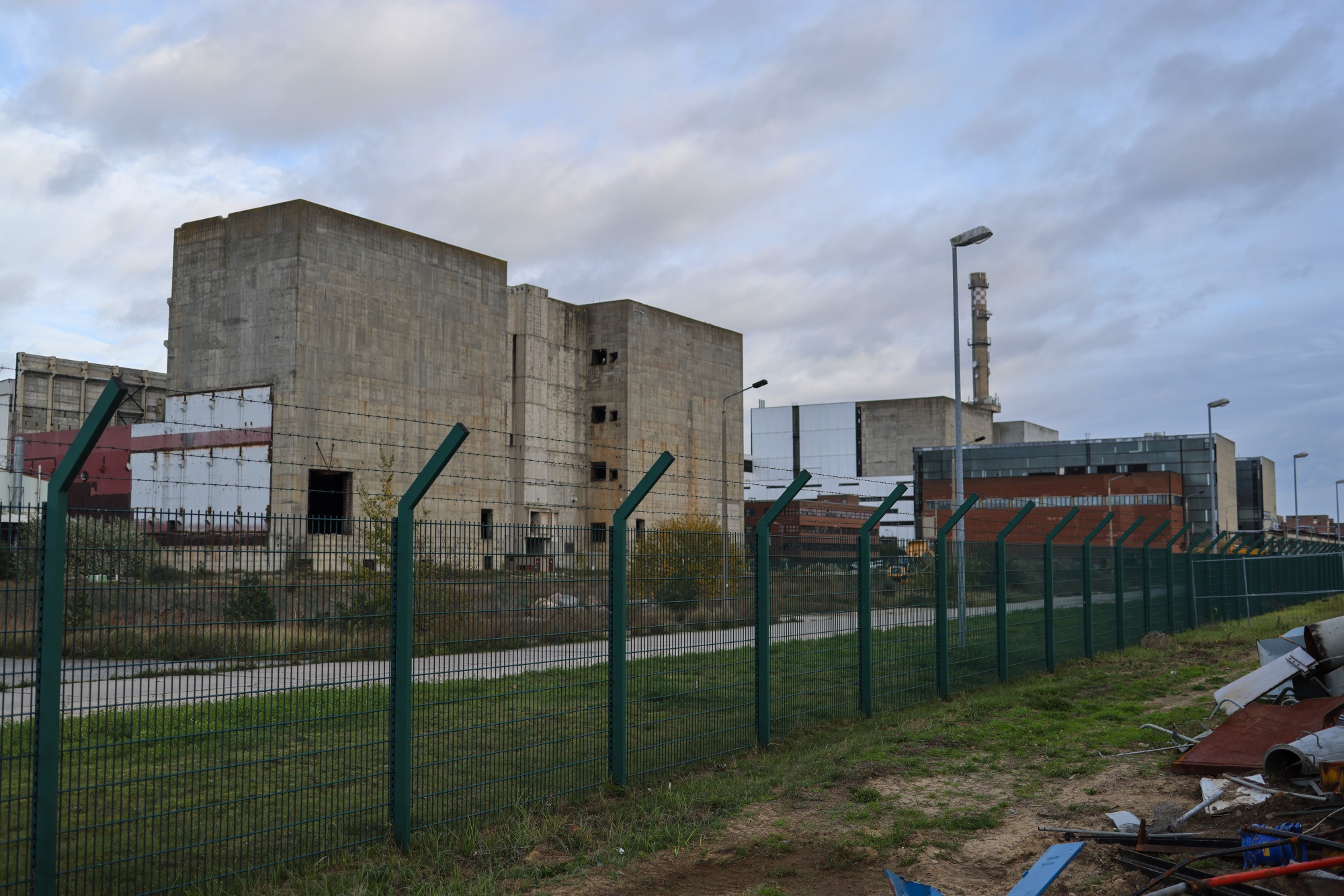 German Nuclear-Power Shutdown Wobbles in Europe’s Energy Squeeze ...