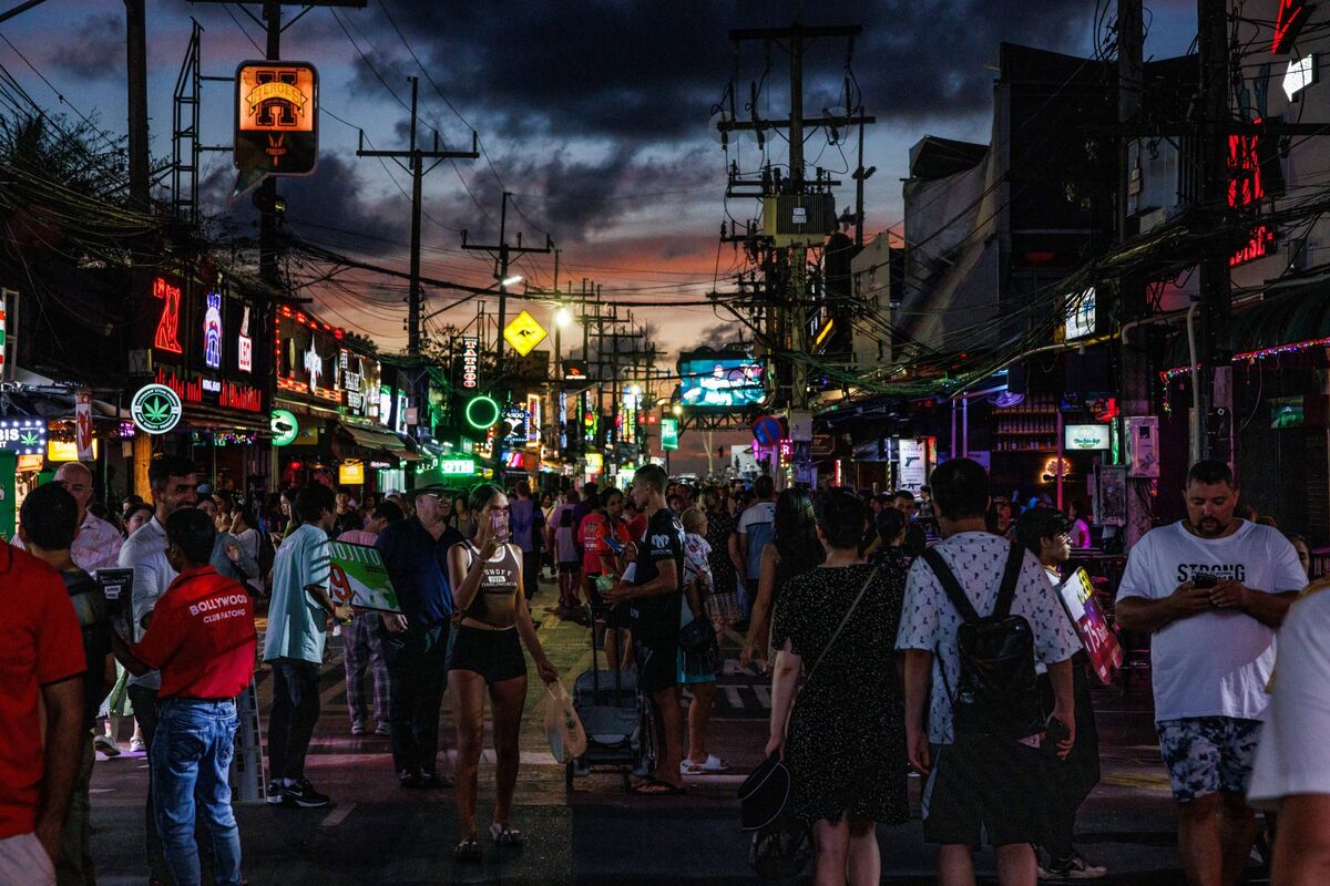 Thailand Sees Annual Foreign Tourist Arrivals Slow to 33 Million
