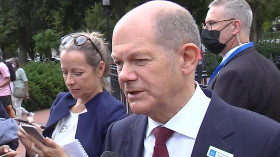 Scholz Vows He’ll Be Chancellor by Year-End to Push Green Energy