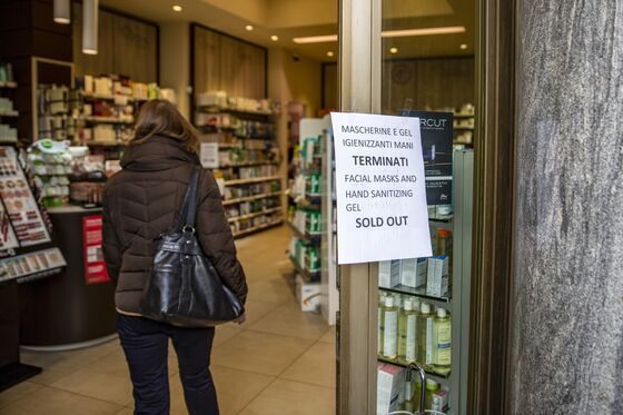 Virus Outbreak Drives Italians to Panic-Buying of Masks and Food