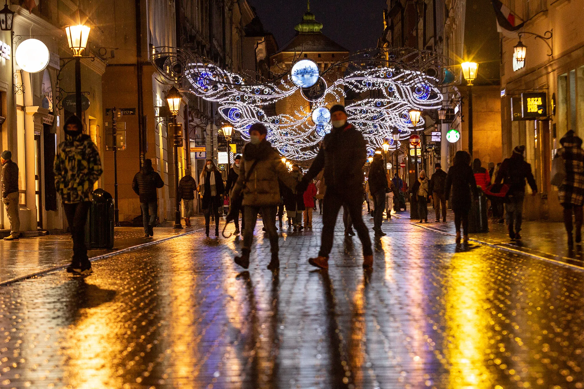Main Market Square amid Coronavirus partial lockdown, Krakow, Poland.&nbsp;