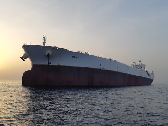 Oil Tanker Anchored on Asia’s Busiest Shipping Route to Become Refueling Hub