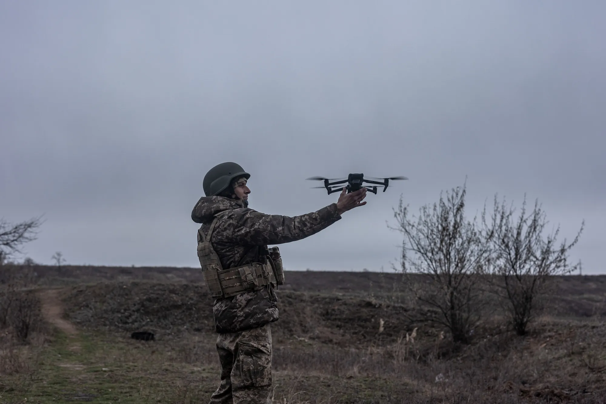 A Ukrainian soldier with a drone during a training in Donetsk Oblast.