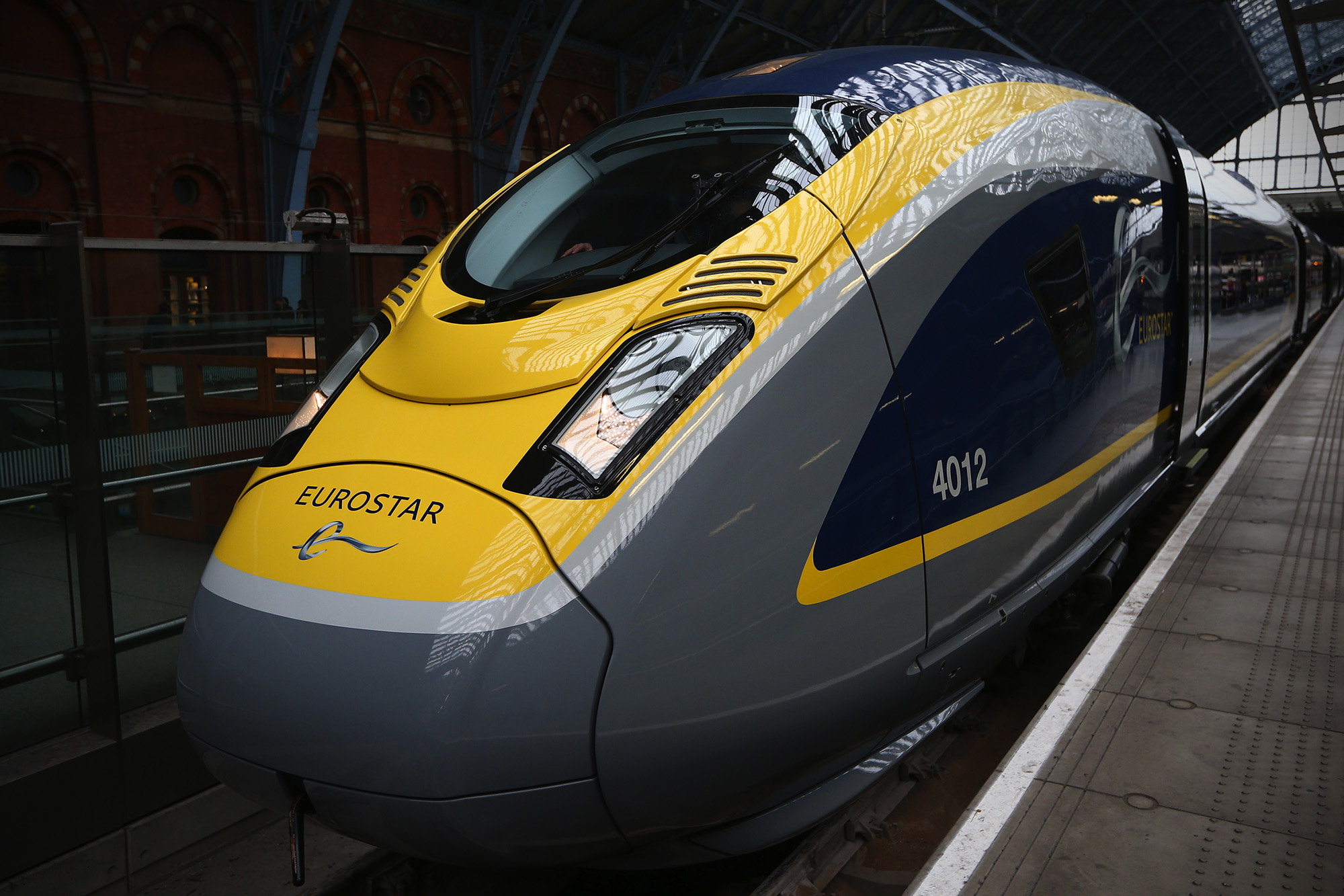 Watch Eurostar Unveils Siemens-Built Fleet, Interiors By Pininfarina ...