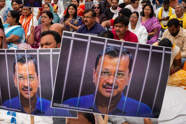 Aam Aadmi Party Holds Fast at Jantar Mantar in New Delhi to Protest the Arrest of Arvind Kejriwal