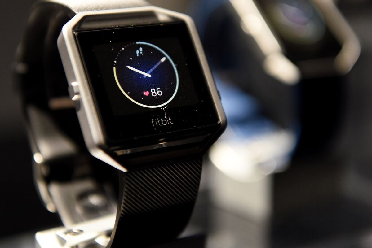 Fitbit Falls After Morgan Recommends Investors Sell - Bloomberg