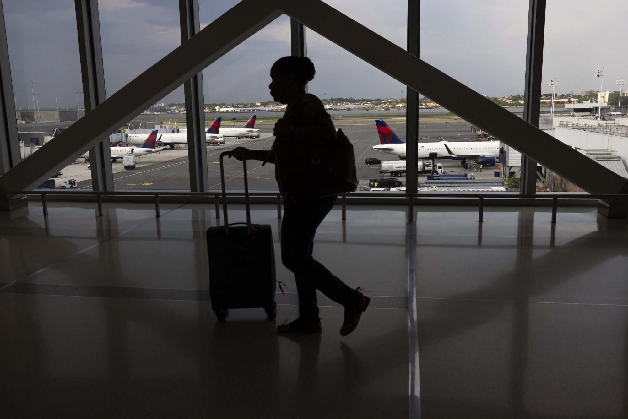 Hong Kong Airport Opens 'Skybridge' in Preparation for Revival - Bloomberg