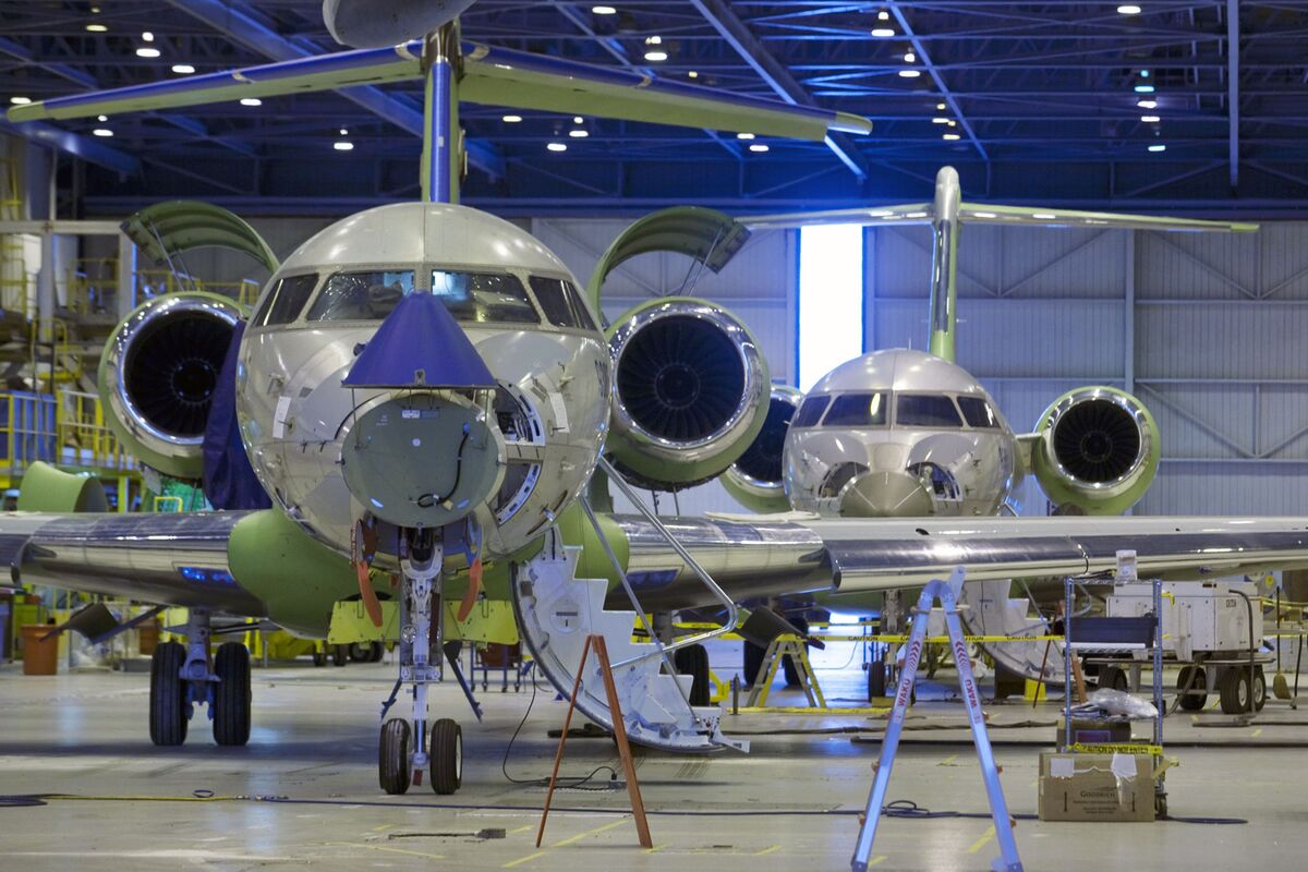 Bombardier Union Seeks to Thwart Sale of Toronto Jet Facility Bloomberg