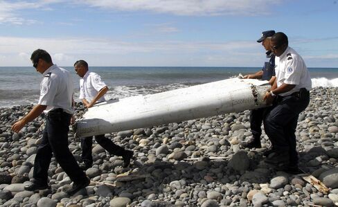 Aircraft Piece Found on France’s Reunion Island