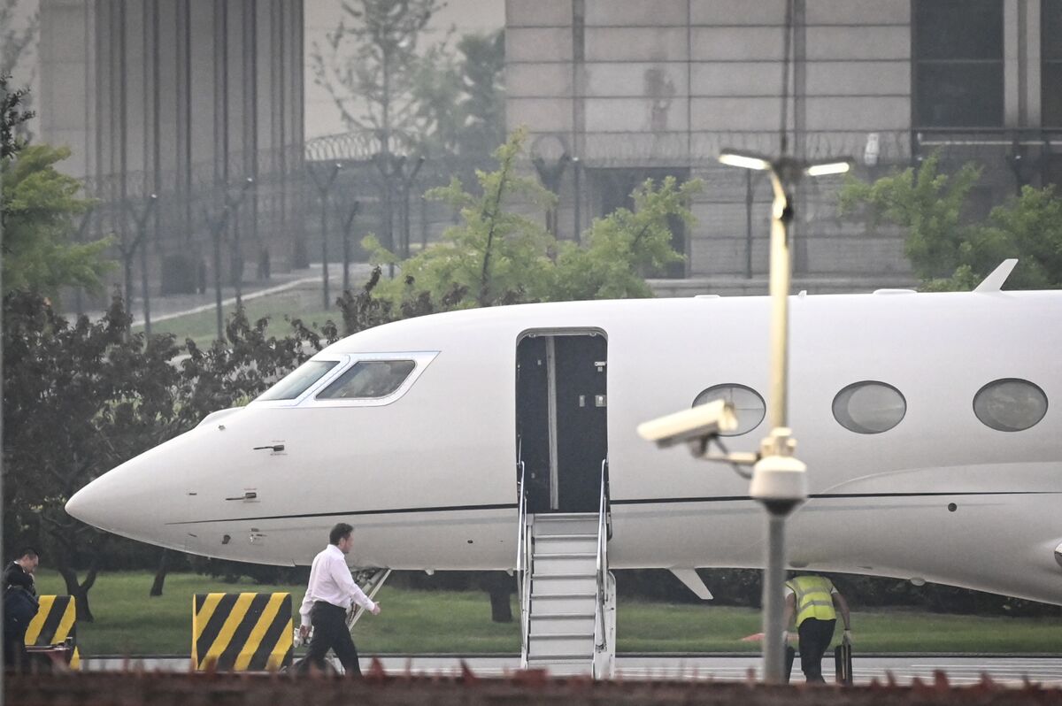 Musk’s Private Jet Departs Shanghai After Whirlwind China Visit