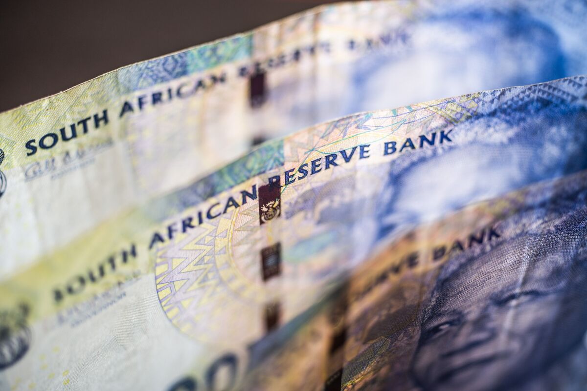 Rand Trading Surges as War Spawns Volatility, Central Bank Says
